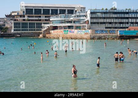 La plage des Catalans, l'une des plages les plus populaires de Marseille Banque D'Images