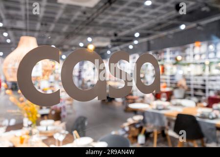 Utrecht, NL - OCT 9, 2021: Casa Store à l'intérieur de la galerie marchande Hoog Catherijne à Utrecht, pays-Bas. Casa est un magasin de décoration. Banque D'Images