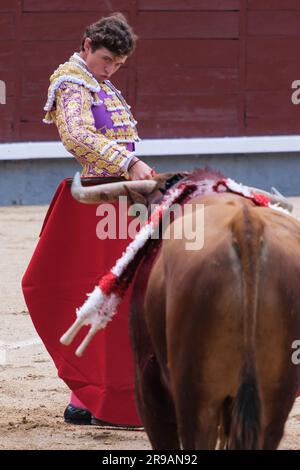 Le corrigeur Jorge Martinez lors de la corrida de Novillada victorieux sur la Plaza de las Ventas à Madrid, 25 juin 2023 Espagne Banque D'Images