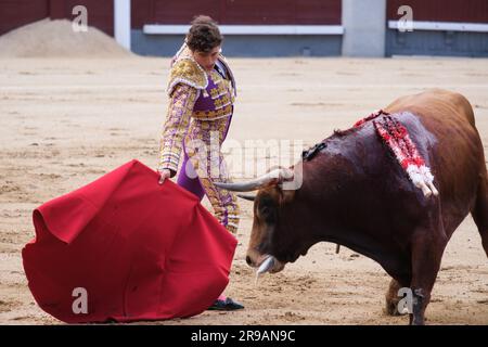 Le corrigeur Jorge Martinez lors de la corrida de Novillada victorieux sur la Plaza de las Ventas à Madrid, 25 juin 2023 Espagne Banque D'Images