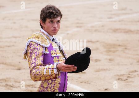 Le corrigeur Jorge Martinez lors de la corrida de Novillada victorieux sur la Plaza de las Ventas à Madrid, 25 juin 2023 Espagne Banque D'Images