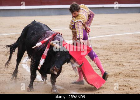 Le corrigeur Jorge Martinez lors de la corrida de Novillada victorieux sur la Plaza de las Ventas à Madrid, 25 juin 2023 Espagne Banque D'Images