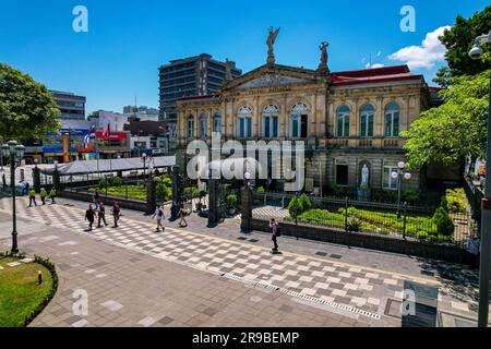 Belle vue aérienne du théâtre national du Costa Rica dans le centre de San Jose Banque D'Images