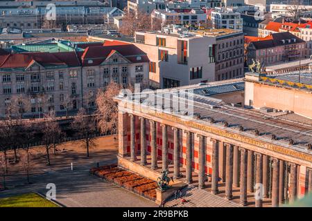 Berlin, Allemagne - DEC 20, 2021: Vue aérienne de Berlin, la capitale allemande depuis le dôme de la cathédrale de Berlin. Banque D'Images