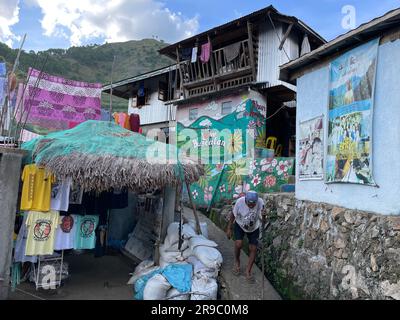 Buscalan, Philippines. 24th mai 2023. Souvenirs sont dédiés à sa ville natale Maria Oggay, populairement connu sous le nom d'Apo Whang-OD, le plus vieux mababatok ou tatoueur traditionnel aux Philippines. À 106 ans, Whang-OD pratique encore l'art antique du batok - la technique de tatouage à la main en utilisant une épine de citron et de la suie de charbon qu'elle a appris comme une adolescente. (À dpa 'Tattoo art à 106 ans: Visite de Vogue Cover Girl Whang-OD') Credit: Girlie Linao/dpa/Alay Live News Banque D'Images