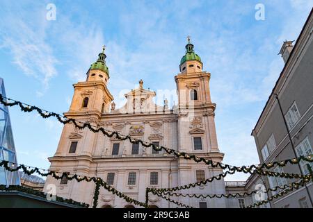 La cathédrale de Salzbourg ou Dom zu Salzburg dans la vieille ville, Altstadt Salzburg, Autriche. Banque D'Images