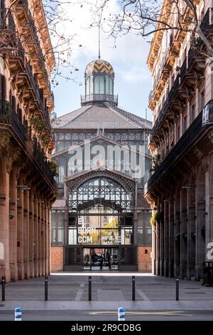 Barcelone, Espagne - 10 FÉVRIER 2022: Bâtiment en fer de Mercat del Born à la Ribera, Barcelone. La plus grande place couverte de toute l'Europe et a marqué le Banque D'Images