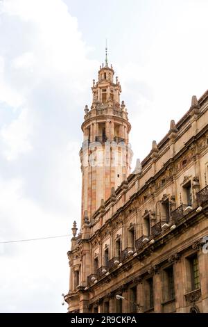 Le bâtiment Correos, Correus i Telegrafs en catalan, est le siège de la Société d'État de la poste et du télégraphe, Barcelone, Espagne. Banque D'Images