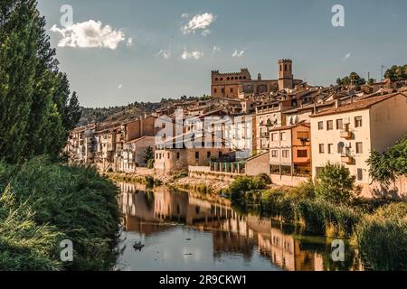 Village médiéval de Valderrobres dans le district de Matarra, province de Teruel, Aragon, Espagne Banque D'Images