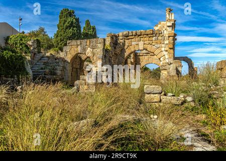 Parc archéologique gréco-romain de Tindari. Ruines du bâtiment du Gymnasium, ou Basilique à l'époque romaine. Patti, Sicile, Italie, Europe Banque D'Images