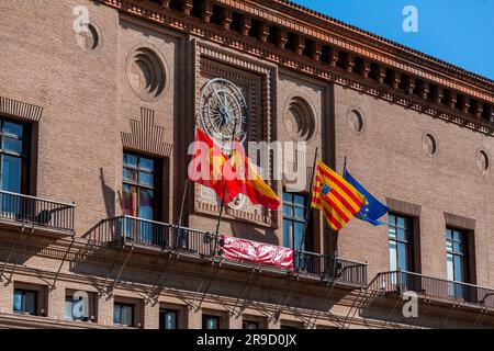 Saragosse, Espagne - 14 FÉVRIER 2022 : l'hôtel de ville de Saragosse est le siège du conseil municipal. Situé sur la Plaza de notre Dame du pilier, et est construit dans le TH Banque D'Images