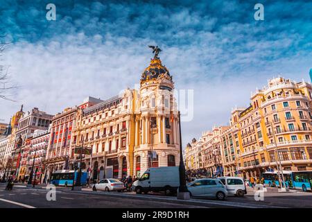 Madrid, Espagne - 17 FÉVRIER 2022 : le Metropolis Building est un immeuble de bureaux à Madrid, à l'angle de la Calle de Alcala et de la Gran via. Ouvert en 19 Banque D'Images