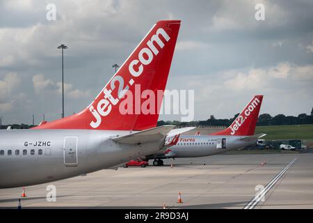 Jet2 Boeing 737 à l'aéroport de Birmingham, Royaume-Uni Banque D'Images