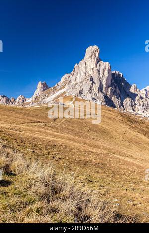 RA Gusela, Nuvolau et Averau en automne, col de Giau, Dolomites, Vénétie Banque D'Images