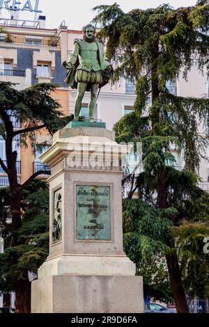 Madrid, Espagne - 16 FÉVRIER 2022 : Miguel de Cervantes ou la statue de Cervantes est un exemple d'art public à Madrid, Espagne. Érigé en 183, dédié Banque D'Images