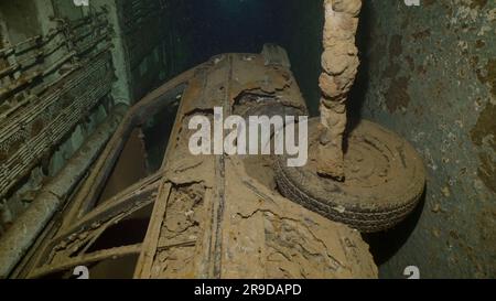 Mer Rouge, Égypte. 24th juin 2023. Voiture à l'intérieur d'une cabine étroite de ferry Salem Express naufrage, Mer Rouge, Safaga, Egypte (Credit image: © Andrey Nekrasov/ZUMA Press Wire) USAGE ÉDITORIAL SEULEMENT! Non destiné À un usage commercial ! Banque D'Images