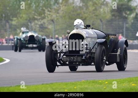 Jock MacKinnon, Bentley Tourer, le “Mad Jack” pour les voitures de sport d’avant-guerre, une course de quarante-cinq minutes pour les voitures emblématiques d’avant-guerre, dont beaucoup sont originaires des années 1920 et 30 Banque D'Images