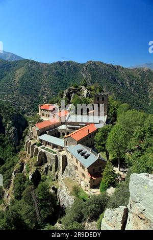 Abbaye de Saint-Martin-du-Canigou. Communauté des Béatitudes. Casteil, Pyrénées-Orientales, France Banque D'Images