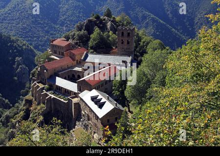 Abbaye de Saint-Martin-du-Canigou. Communauté des Béatitudes. Casteil, Pyrénées-Orientales, France Banque D'Images