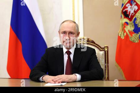 Moscou, Russie. 26th juin 2023. Le président russe Vladimir Poutine a donné une vidéo au Forum industriel international de la jeunesse de 11th « ingénieurs de l’avenir 2023 », 26 juin 2023, depuis un lieu non divulgué. L'image est la première sortie du Kremlin depuis l'insurrection avortée du leader du mercenaire du Groupe Wagner, Yevgeny Prigozhin. Credit: Gavriil Grigorov/Kremlin Pool/Alamy Live News Banque D'Images