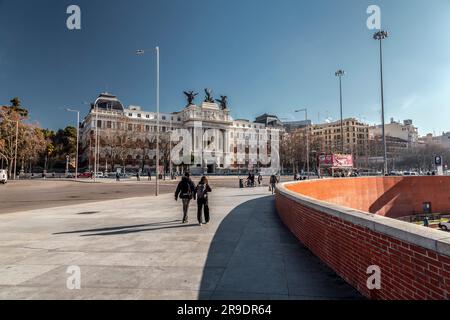 Madrid, Espagne-17 FÉVRIER 2022 : le Palais de Fomento, également connu sous le nom de bâtiment du ministère de l'Agriculture, est un immeuble de bureaux du XIXe siècle à Madr Banque D'Images
