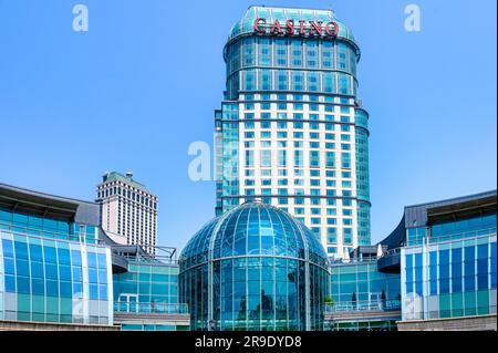 Architecture extérieure du Fallsview Casino Resort. Niagara Falls, Ontario, Canada - 17 juin 2023 Banque D'Images