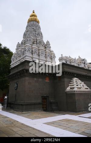 24 juin 2023, Temple Siddheshwar Shiva, structure en pierre ancienne, Siddheshwar est attribué à avoir installé 68 Shiva linga dans la cour principale. Banque D'Images