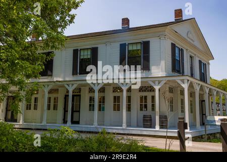 Penisula, Ohio, États-Unis - 18 mai 2023 : devant le magasin du centre d'accueil de Boston Mill, était autrefois un magasin général et un bureau de poste et plus tard une maison avant Banque D'Images