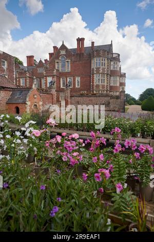 Burton Agnes Hall vue depuis la cour intérieure, Burton Agnes, près de Driffield, East Riding of Yorkshire, Angleterre, Royaume-Uni Banque D'Images