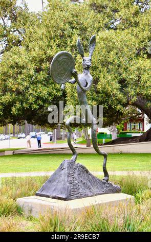 Le batteur sculpture en bronze de Barry Flanagan Beverly Gardens Park Beverly Hills Los Angeles Californie USA Banque D'Images