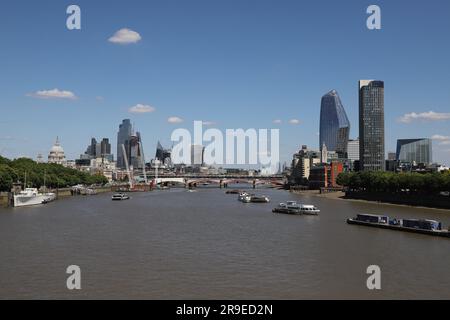 Gratte-ciel de Londres avec cathédrale St Pauls, 22 Bishopsgate, 20 Fenchurch Street, One Blackfriars, et Southbank Tower UK juillet 2022 Banque D'Images