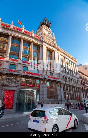 Madrid, Espagne - 19 FÉVRIER 2022 : le Banco Bilbao Vizcaya est un bâtiment situé dans la Calle de Alcala. Projeté en 1919 par l'architecte Ricardo Bastida, et b Banque D'Images