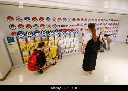 CENTRE POKEMON, IKEBUKURO, TOKYO Banque D'Images