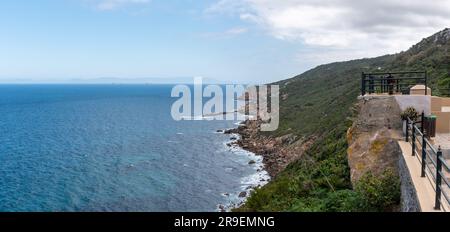 Littoral paisible de Cape Spartel près de Tanger, Maroc Banque D'Images