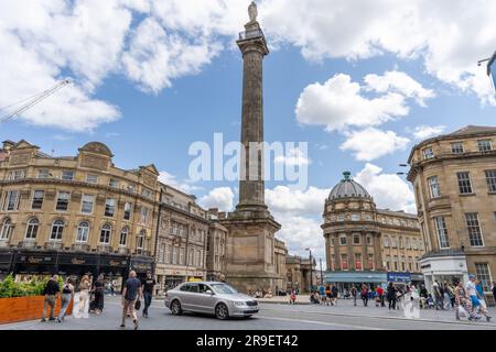 Vue panoramique sur le monument de Gray et l'architecture classique du centre-ville de Newcastle upon Tyne, Royaume-Uni. Banque D'Images