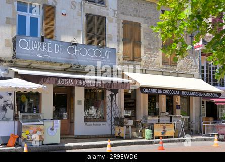 Quarre de chocolat est un magasin de gaufres très populaire dans le village de Quarre les tombes - attendez-vous à une ligne de 1000 pieds et une heure d'attente, Yonne FR Banque D'Images