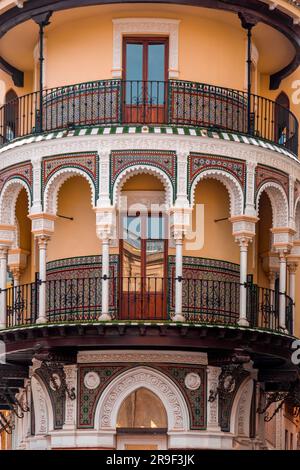 Bâtiment la Adriatica sur l'Avenida de la Constitucion, Séville. Conçu par l'architecte Jose Espiau y Munoz en 1914, un bel exemple d'éclectique A. Banque D'Images