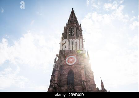 Freiburg im Breisgau, Allemagne. 26th juin 2023. Photo extérieure de la cathédrale dans le centre-ville. Crédit : Silas Stein/dpa/Alay Live News Banque D'Images