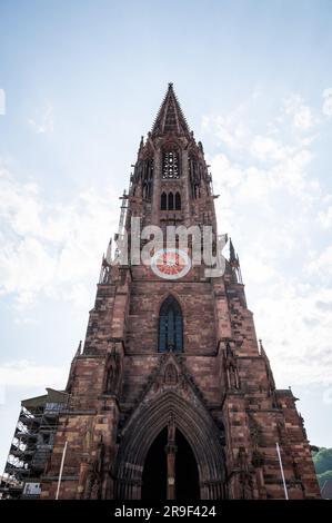 Freiburg im Breisgau, Allemagne. 26th juin 2023. Photo extérieure de la cathédrale dans le centre-ville. Crédit : Silas Stein/dpa/Alay Live News Banque D'Images