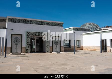 Maison art déco abandonnée, l'ancien institut de musique dans le centre-ville de Rabat, Maroc Banque D'Images