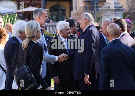 Palerme, Italie. 26th juin 2023. LE ROI D'ESPAGNE FELIPE VI LE PRÉSIDENT DE LA RÉPUBLIQUE SERGIO MATTARELLA ET LE PRÉSIDENT DU PORTUGAL À PALERME dans la photo le roi d'Espagne Felipe VI avec le président de la République Sergio Mattarella et le président du Portugal Marcelo Rebelo de Sousa visite de la cathédrale Palerme sur 4 canti et l'église de San Giovanni degli Eremiti crédit: Agence de photo indépendante/Alamy Live News Banque D'Images