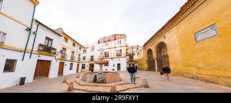 Cordoue, Espagne - 25 février 2022: Plaza del Potro à Cordoue, Espagne. La place a été mentionnée dans le roman de Cervantes Don Quijote. Banque D'Images