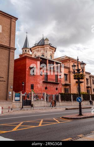 Grenade, Espagne - 26 février 2022 : la basilique notre-Dame d'Angustias est une basilique située à Carrera de la Virgen, Grenade, Espagne Banque D'Images