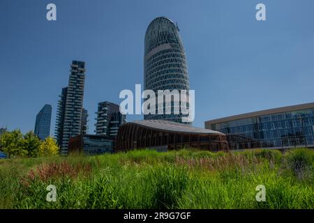 Jardin au printemps dans le quartier Isola de Milan Banque D'Images