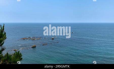 Belle vue sur la mer Cantabrique dans les Asturies, au nord. Espagne Banque D'Images