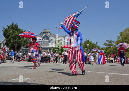 Des artistes pour un défilé ensoleillé du 4th juillet en Californie Banque D'Images