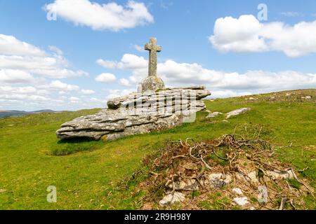 Monument commémoratif de guerre Cave-Penney Memorial Cross 1918, Corndon Down, Cherwell, Dartmoor, Devon, Angleterre, Royaume-Uni Banque D'Images