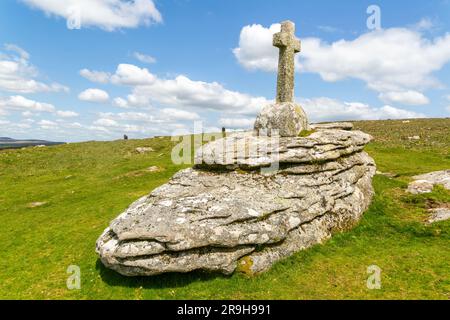 Monument commémoratif de guerre Cave-Penney Memorial Cross 1918, Corndon Down, Cherwell, Dartmoor, Devon, Angleterre, Royaume-Uni Banque D'Images