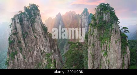 Début de croire pic, Yellow Mountain, Chine Banque D'Images