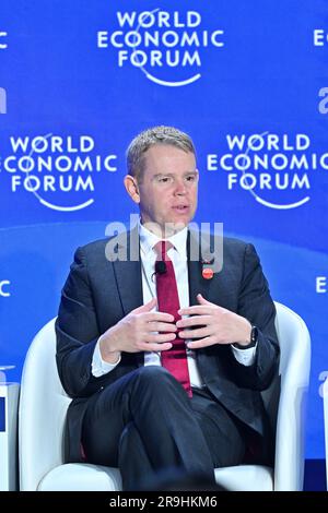 Tianjin, Chine. 27th juin 2023. Le Premier ministre néo-zélandais Chris Hipkins parle au cours de la session sur le thème "braving the headwinds: Recâbling Growth whod Fragility" de la réunion annuelle 14th des nouveaux champions, également connue sous le nom de Davos d'été, à Tianjin, dans le nord de la Chine, à 27 juin 2023. Crédit: Li Xin/Xinhua/Alay Live News Banque D'Images